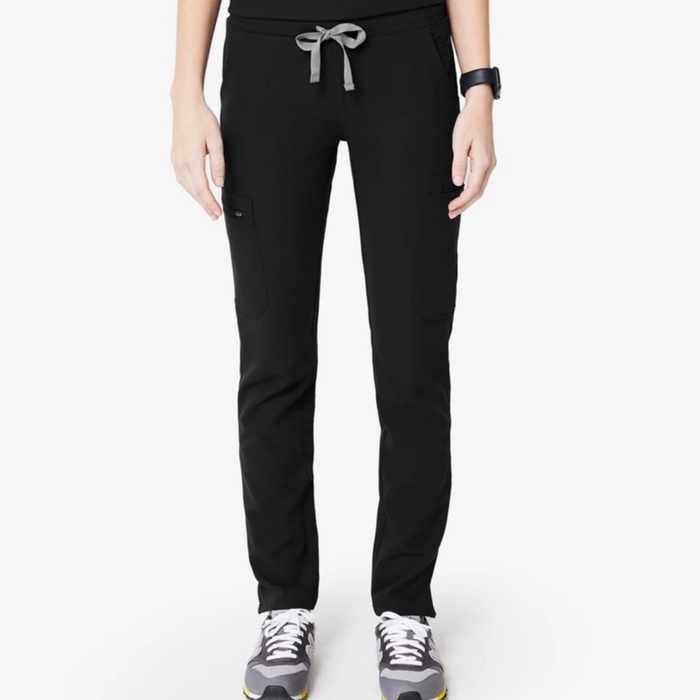 FIGS Yola Pants- Medium Petite (Black)